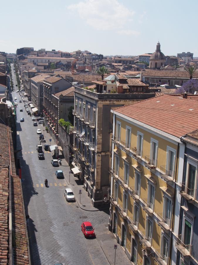 Casa Felice Nel Centro Storico, Tra Etna E Mare Apartment Catania Luaran gambar