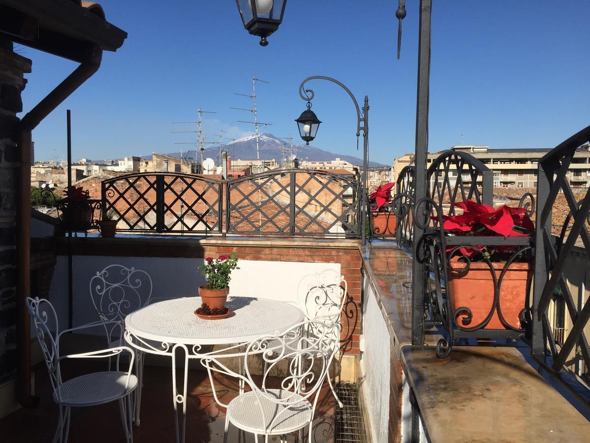 Casa Felice Nel Centro Storico, Tra Etna E Mare Apartment Catania Luaran gambar